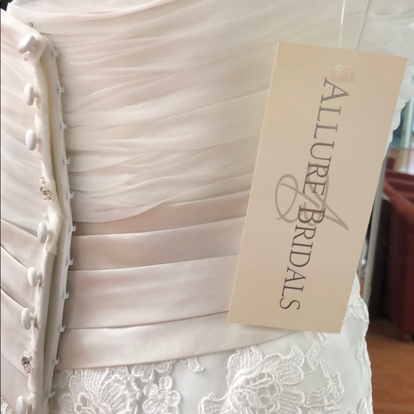 Gorgeous lace wedding gown